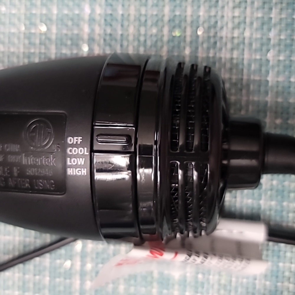 Revlon One-Step™ Volumizer Blow-Dry Brush 1.0 - Picture 6 of 7